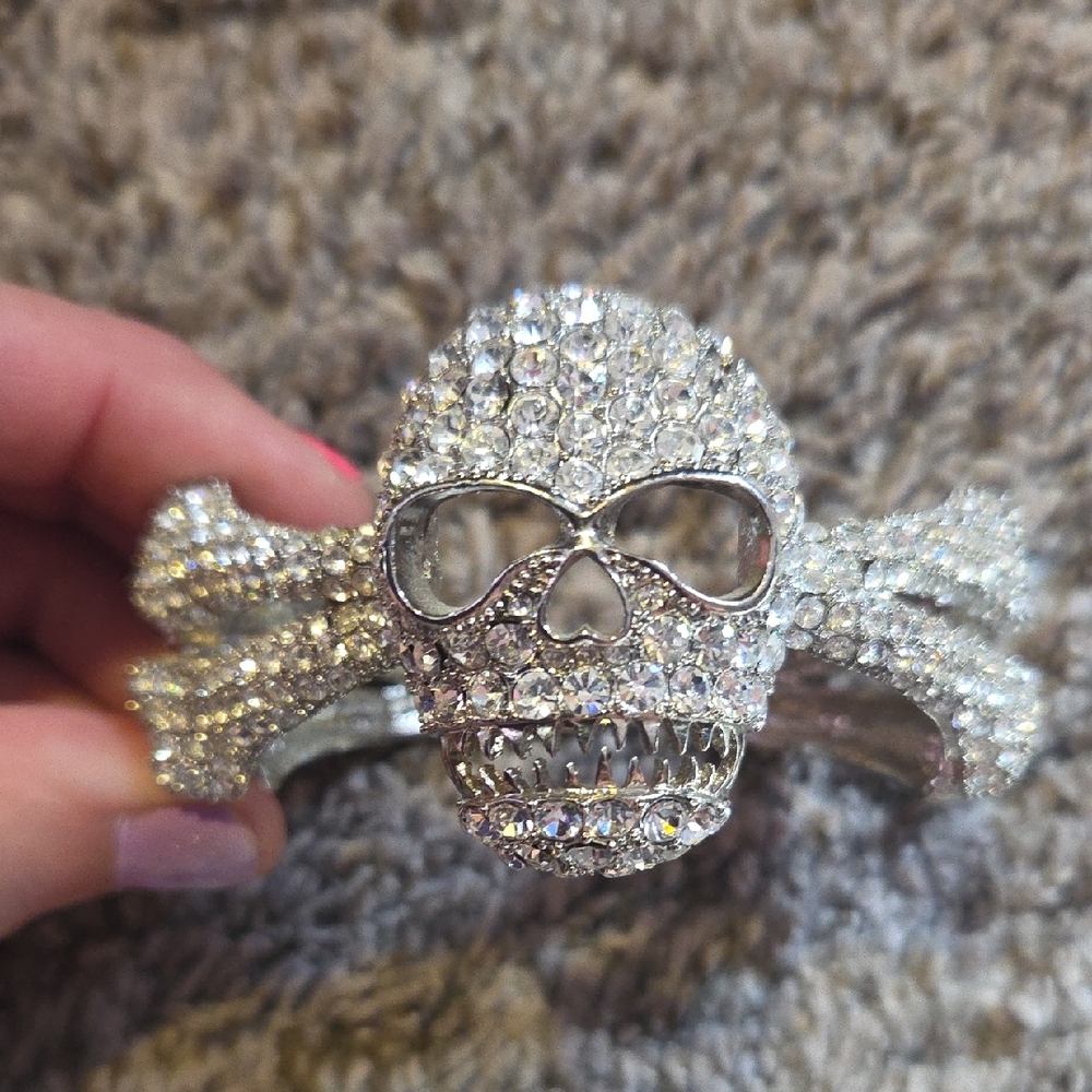 Sparkling Skull and Crossbones Bracelet